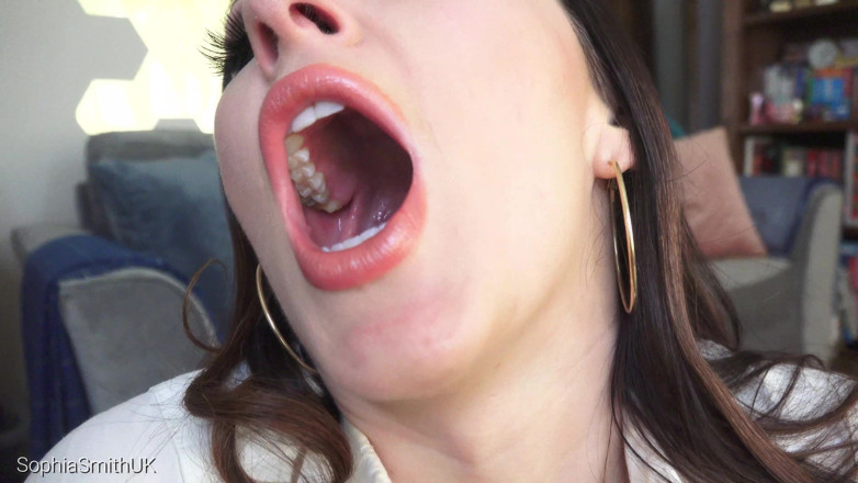 SophiaSmithUK: sieeaaee munh but