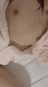 Belleza japonesa de 19 años. Esbelta amateur, mamada y corrida de coño Sin censura, asiática, hentai, en primer plano