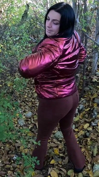 Riskanter Outdoor-Blowjob am see, rot glänzende unterjacke, Fetisch 316