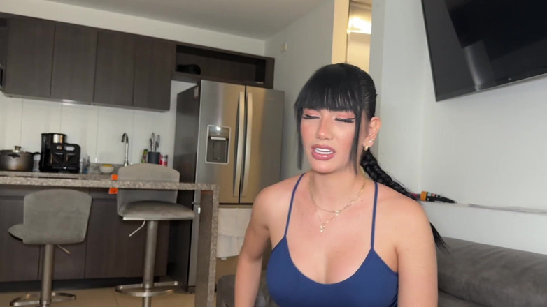 Valentino Roca TV: Seks anal sama tetangga cantik rambut cokelat yang aku temui...