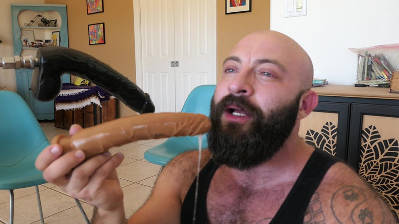 TripleXTransMan: Dildo deepthroat trénink