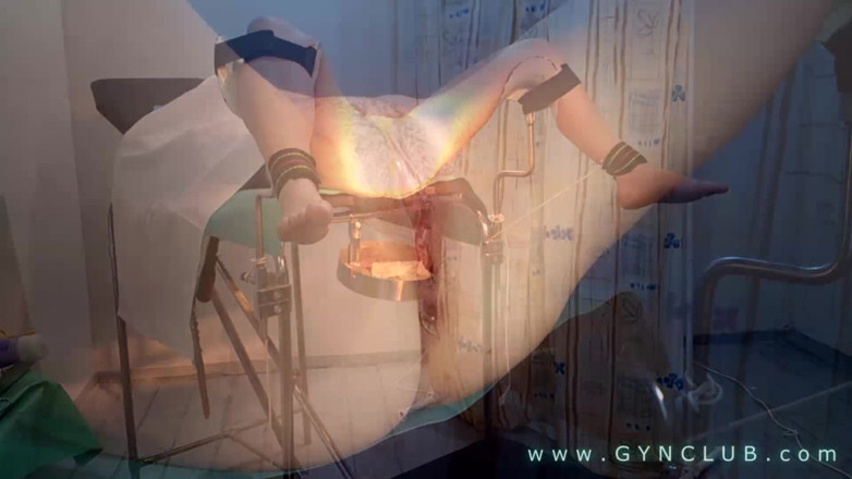 Medical fetish studio gynclub: Episode 09 Das mädchen in rot auf dem frauenarztstuhl