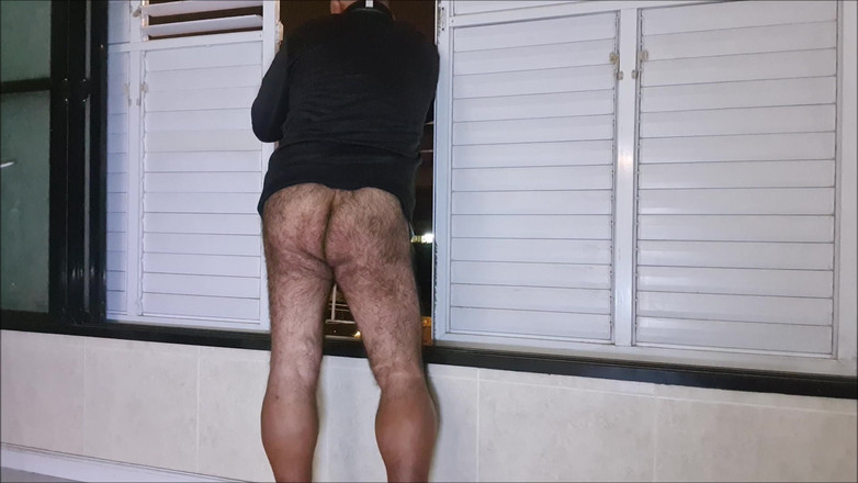 Ilovetobenaked: Venha me ver em algum momento