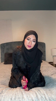 Інструкція з дрочки, арабська в abaya