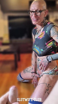 Mobile POV: Vilja's Pre-shoot Throat Warm-up in German
