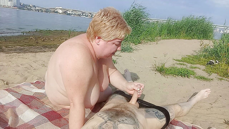 Zona901: Kouření ptáka a honění na pláži