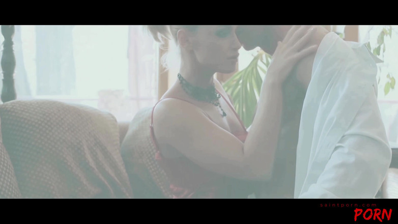 SaintPorn: Kathia Nobili are parte de un om murdar în viața ei