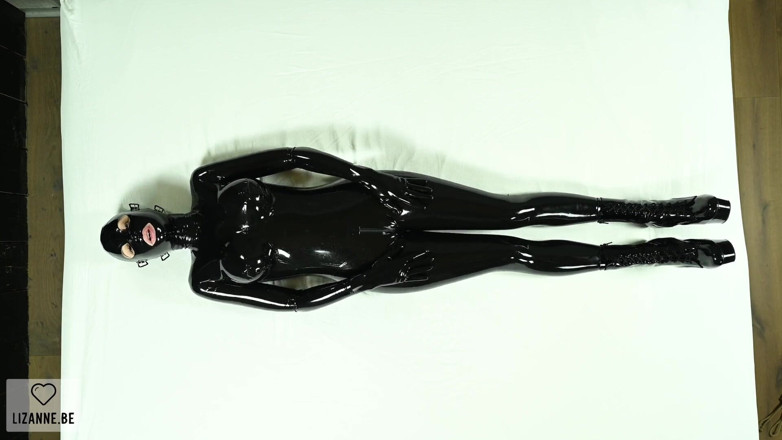 Lizanne: Bound and Vibed