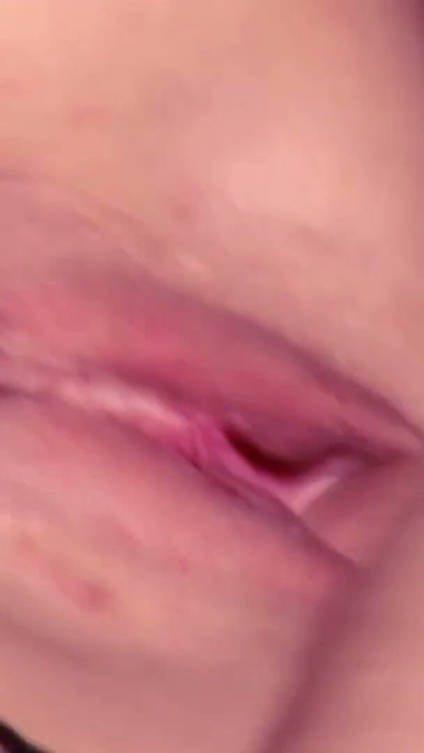 Erotic Female Domination: É precisamente porque mulheres bissexuais adoram diversão a três que...