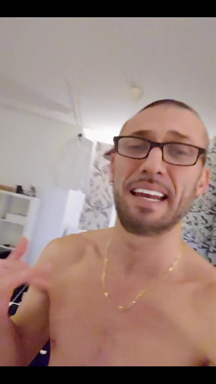 Boy jerking off: Im Home