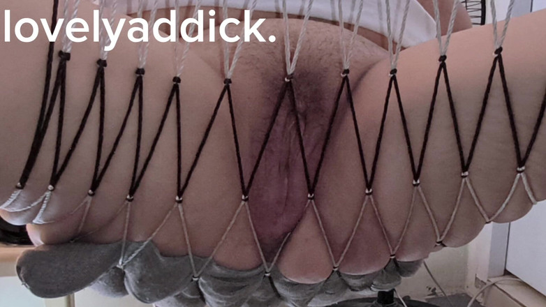 Lovelyaddik: Chị kế đang nứng được hôn