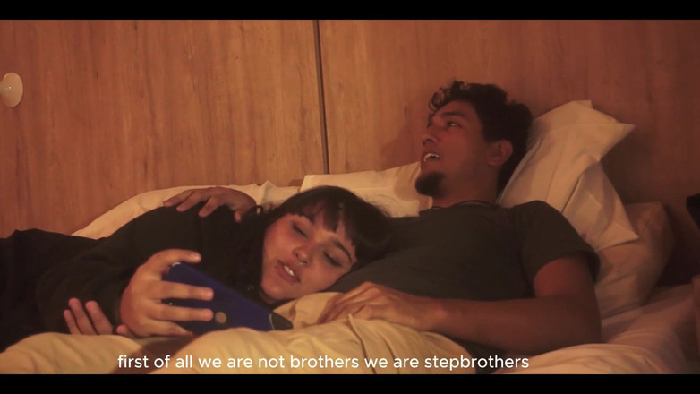 FANTASIAHARDCORESEX: Aku nonton film sama sahabatku dan aku masukin penisku ke...