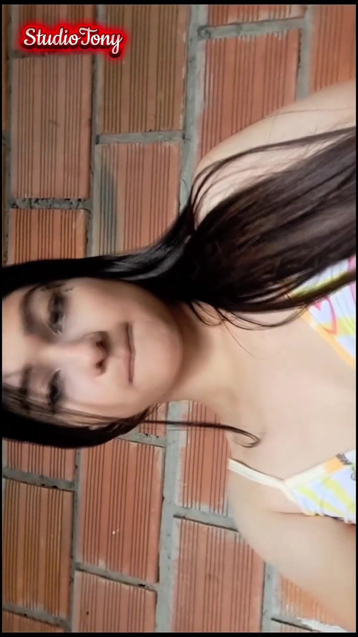 Yuli and tony: मैं अपनी 18 साल की भाभी की सुंदर गांड को नहीं कह सकता था ।