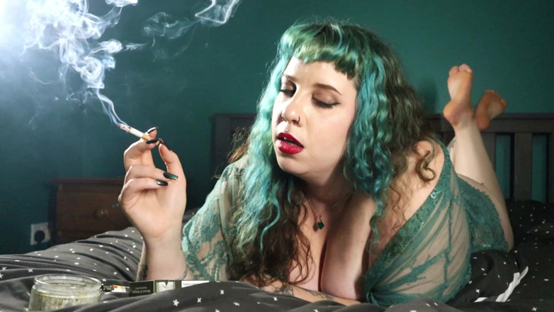 Goddess Kinx: 내 침대에 매혹적인 빨간 입술 Omis