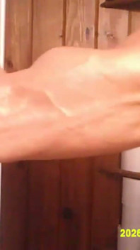 9-23-26 beberapa arm vien flexes untuk teman fetishku mencintaimu. Music Included Lol
