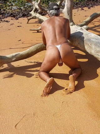 Ladysilvas: Ladysilva, mon gros cul sur la plage