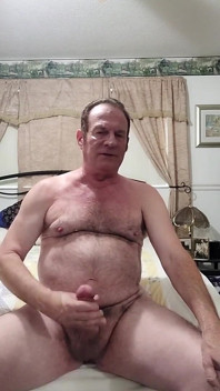 Abuelo se corre en la cama
