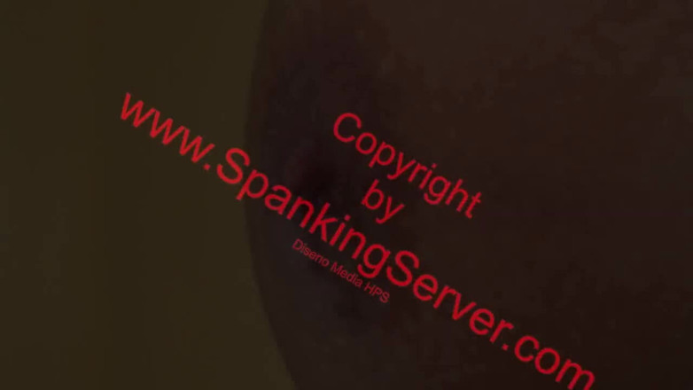 Spanking Server: Victoria bröstpiska av sin herre