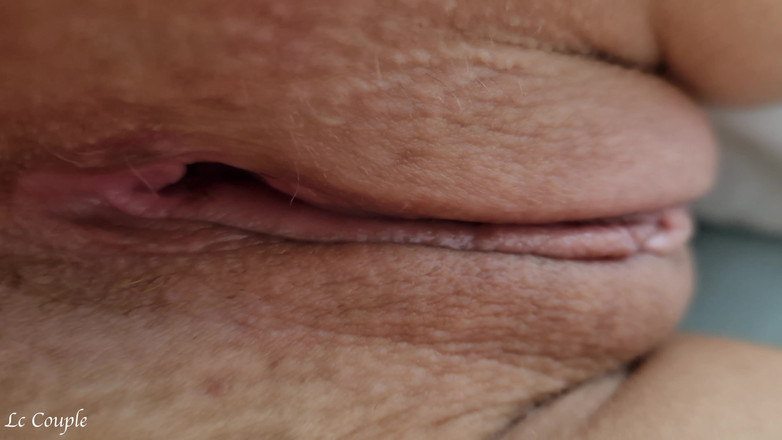 LC couple: Nadržený Manžel Dává Své Ženě Pořádnou Sprchu - Kundička Zblízka