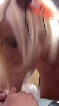 Unzensierte thanksgiving-day-orgie mit vollbusiger blonder bombe rikki sex teil 1 von 2