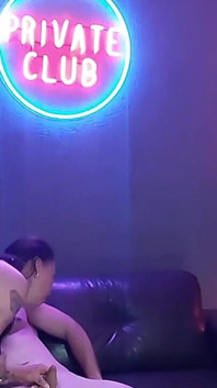 Amatérská teenagerka šuká sexy s nadané