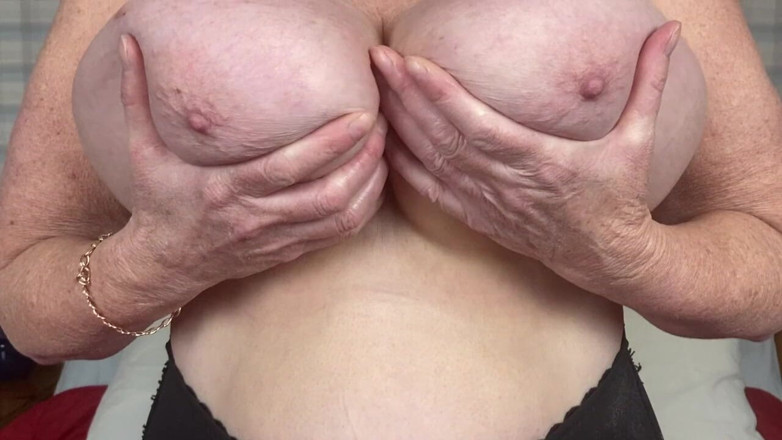 Mr MF: Mrs Mature Feet Big Boobs and Soles