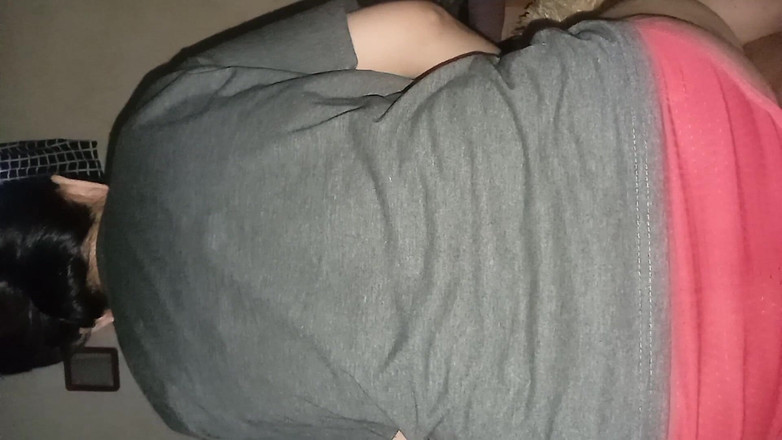 Famly sex: Voglio farmi sbattere il culo da una ragazza asiatica.