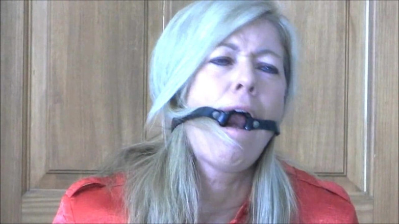 Selfgags classic: La elección de la madrastra: ¿Qué mordaza usar en mi hijastra...