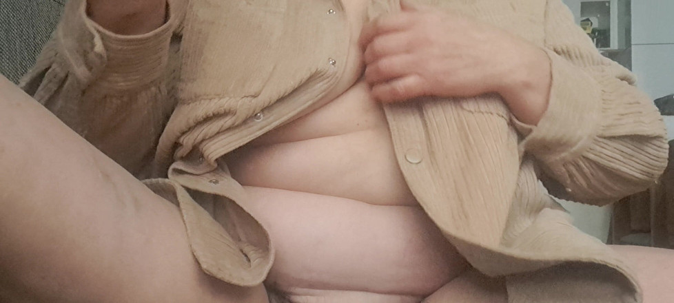 Mommy big hairy pussy: Attentif