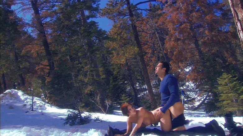 Cryptostudios: Заснеженная красотка сосет и трахается с большим хуем