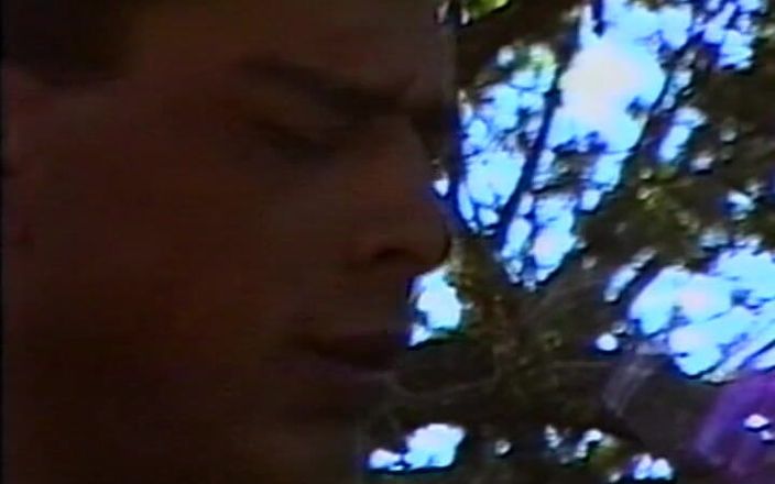 Gay RetroX VHS: Des hommes enflammés dans un jeu déjanté n° 1