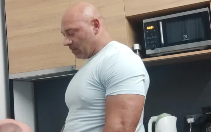 Dexterxxlfun: Bodybuilder Friend Mr Guru Get Sucked off Again Dexterxxl