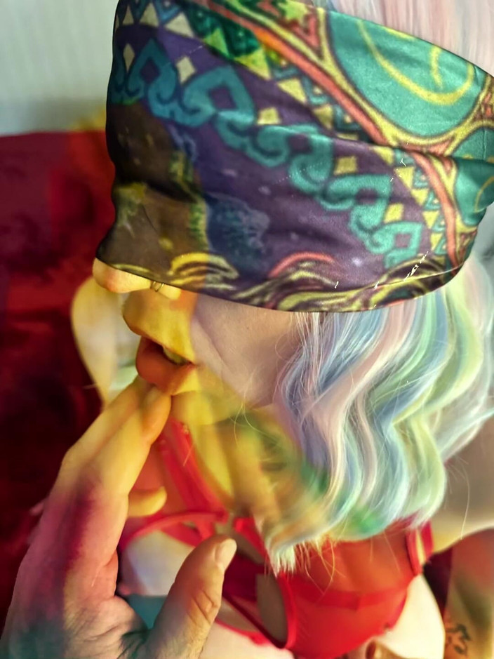 Suzy Wylde: Suzy Wylde thích Shibari &amp; đút cổ họng