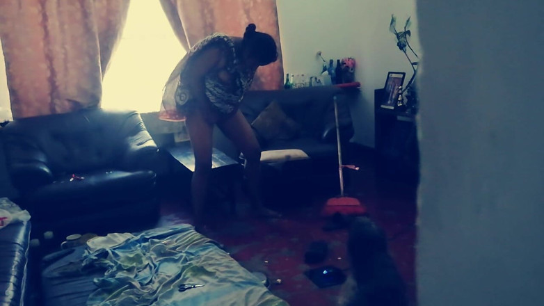 Tina Baby: Desi služka byla přistižena při masturbaci, zatímco manžel byl na...
