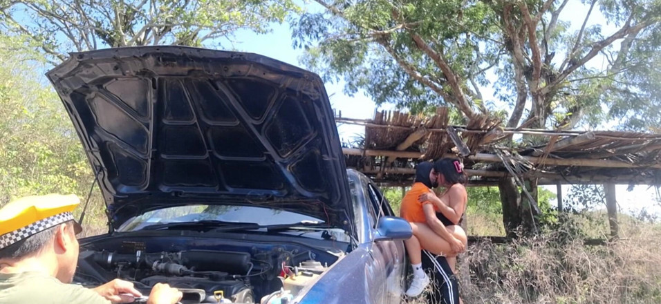 Lady: While the Taxi Driver Fixes the Car, the Beautiful Stepmother...