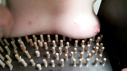 Bouncy Tits Action: Tietenstrafmachine