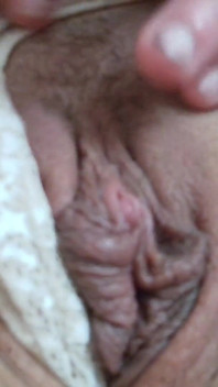 Usando minha varinha mágica na minha buceta enquanto usa lingerie de renda parte 1