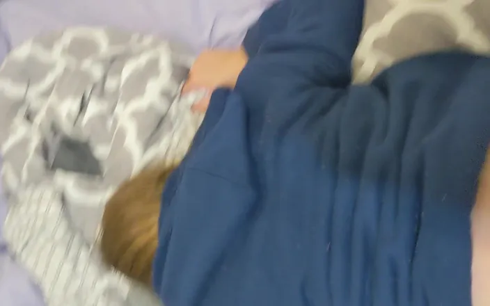 Mama_Foxx94: A Quick Fuck in My Apartment