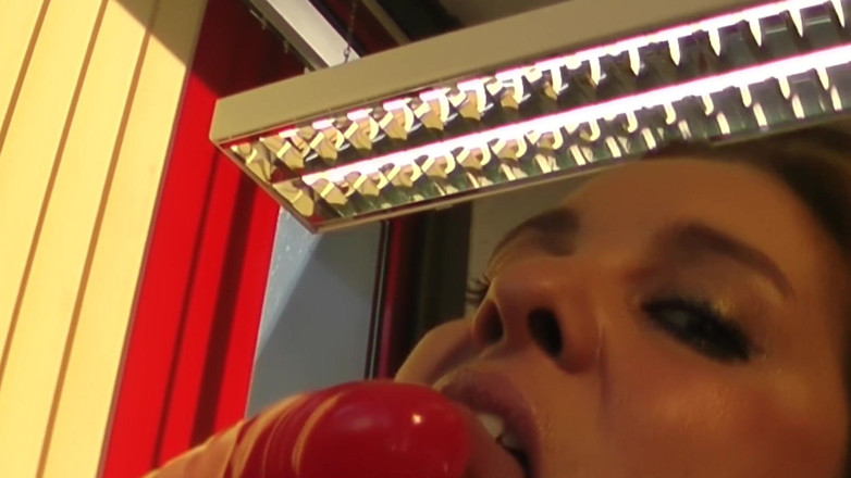German sex office: sekretri Salma ophis men besharm hastamaithun ka maja leti hai!