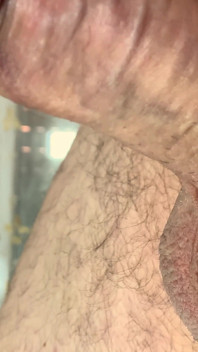 Aujourd’hui, ma bite est si dure, es-tu prêt à me sucer ?