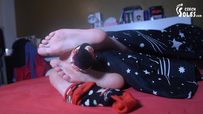 Czech Soles - foot fetish content: Dvě holky v posteli