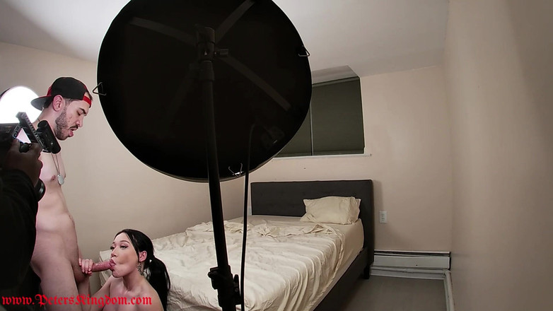 Peter's Kingdom: Gata de 19 anos com corpo perfeito primeira vez na camera...