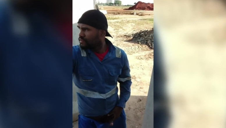 TheBlacKHunterr: Sebelum pulang, pekerja memberikannya pada kerja