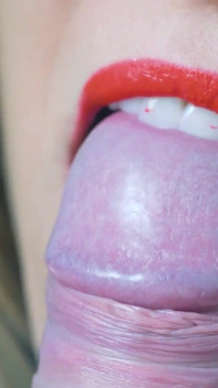 Blowjob lipstik merah