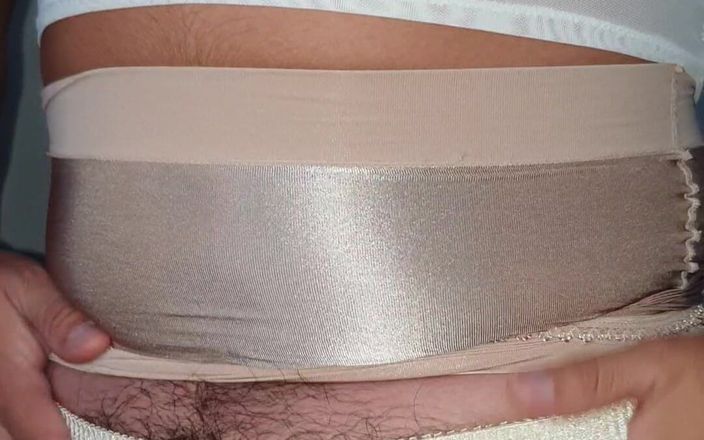 Sexy shinny clothes: Falda de satén líquido y pantalones de nylon