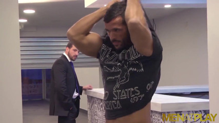 Menat Play: MENATPLAY - Hunk in suit Enzo Rimenez barebacks Denis Vega
