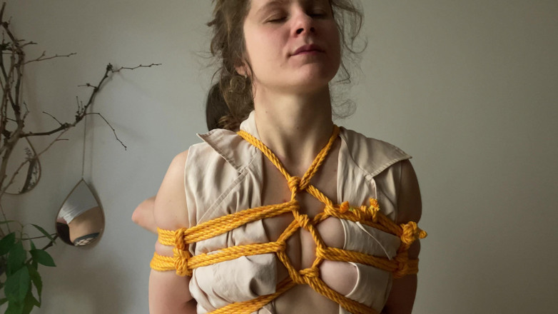 FenekManul: Lesbian Shibari Pussy Play
