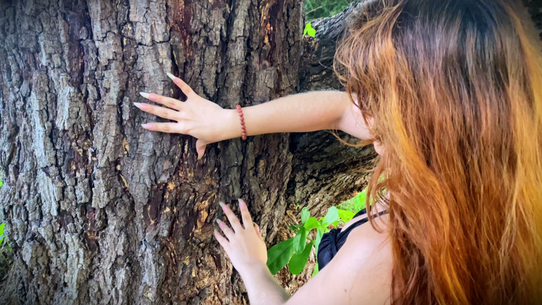 Goddess Li: Long, Natural Fingernails Scratching a Tree