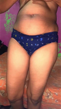La chica tuvo sexo debajo del dormitorio