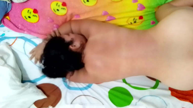 Valkyrie and Luigy Couple: Awek montel Latina solo kembali